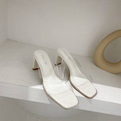 Γυναικείες παντόφλες με λουράκι σιλικόνης και τακούνι σε διάφορα χρώματα