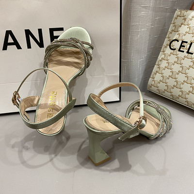 Γυναικεία σανδάλια με διακοσμητικές πέτρες και τακούνι 7 cm