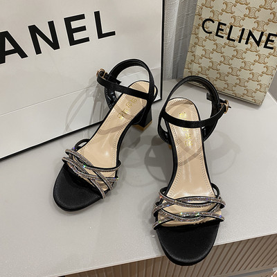 Γυναικεία σανδάλια με διακοσμητικές πέτρες και τακούνι 7 cm