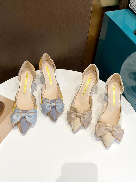 Μυτερό  μοντέλο γυναικεία παπούτσια με κορδέλα