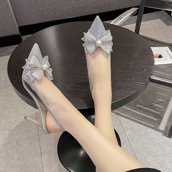 Naiste terava otsaga kingad paela ja dekoratiivkividega