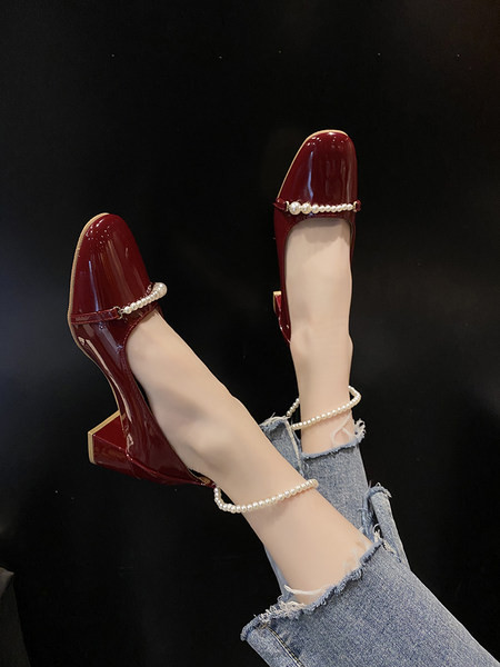 Naiste lakknahast kingad pärlitega kaunistusega