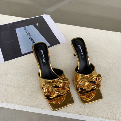 Γυναικείες παντόφλες με τακούνι σε δύο χρώματα