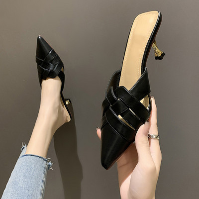 Igapäevaseks kasutamiseks sobivad ökonahast õhukese kontsaga naiste sussid