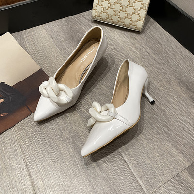 Μυτερό μοντέλο γυναικεία παπούτσια από δέρμα eco με τακούνι 6 cm