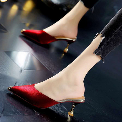 Γυναικείες παντόφλες μυτερό μοντέλο με τακούνι  6 cm