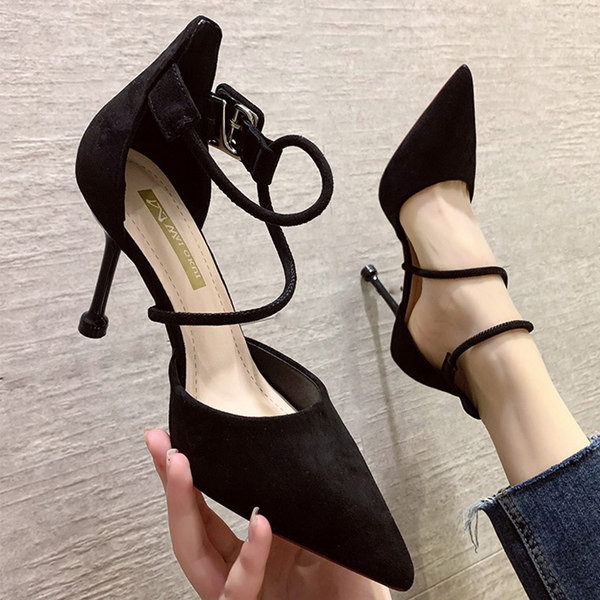 Μοντέρνα  γυναικεία παπούτσια με λουράκια και τακούνι 8 cm