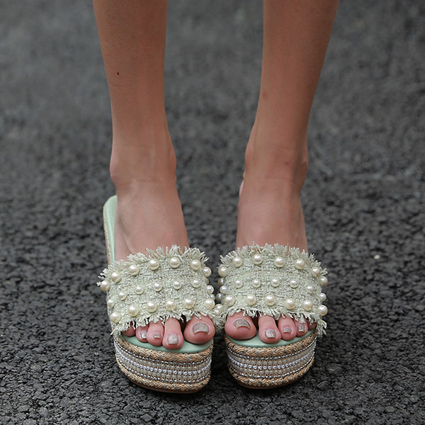 Παντόφλες casual γυναίκες με πέτρές  και πλατφόρμα 11,5 cm