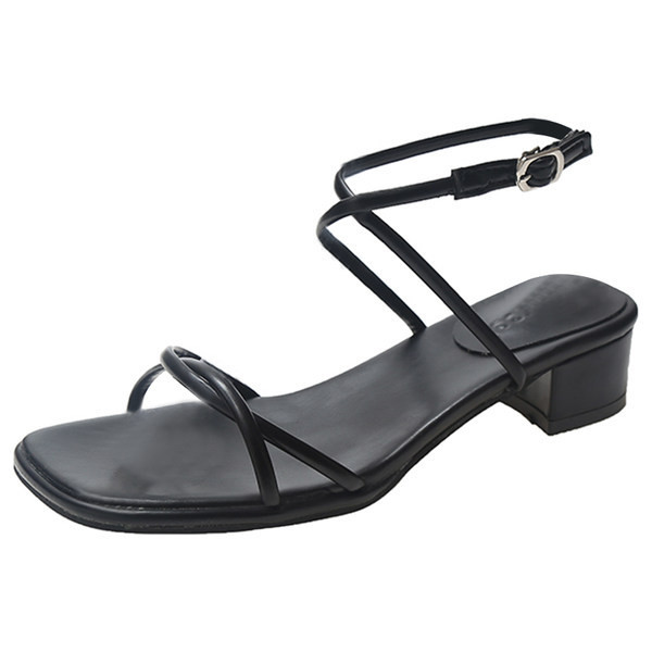 Γυναικεία τετράγωνα σανδάλια με δερμάτινα λουριά