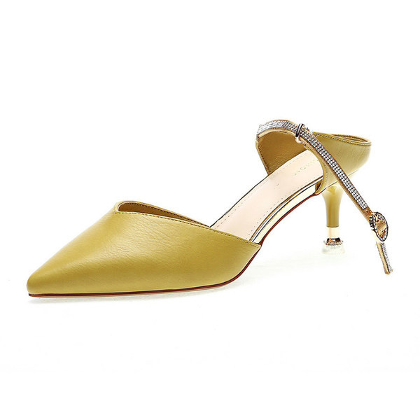 Νέο μοντέλο γυναικείες παντόφλες με διακοσμητικές πέτρες