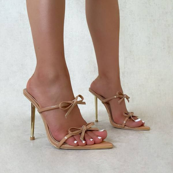 Γυναικείες έκο δερμάτινες παντόφλες με κορδέλα και λεπτό τακούνι  σε δύο χρώματα