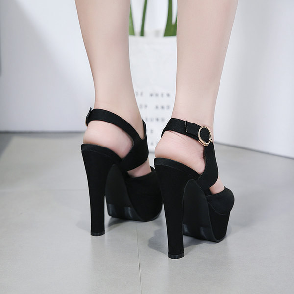 Νέο μοντέλο γυναικεία σανδάλια με αγκράφα και τακούνι 13,5 cm