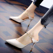 Γυναικείες κομψές παντόφλες μυτερό μοντέλο με τρουξ