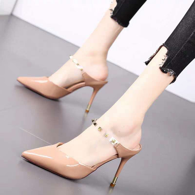 Γυναικείες κομψές παντόφλες μυτερό μοντέλο με τρουξ