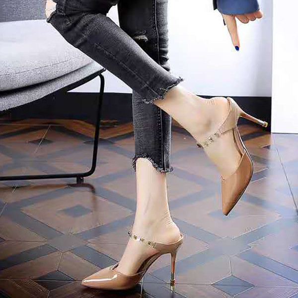 Γυναικείες κομψές παντόφλες μυτερό μοντέλο με τρουξ
