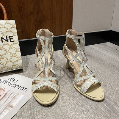 Γυναικεία σανδάλια με φερμουάρ και διακοσμητικές πέτρες