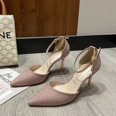 Μυτρό μοντέλο γυναικεία παπούτσια με γυαλιστερό εφέ