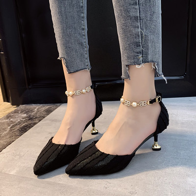 Κομψά γυναικεία παπούτσια με πέρλες και τακούνι