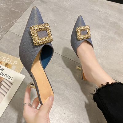 Γυναικεία παντόφλες με τρισδιάστατη διακόσμηση