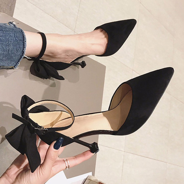 Μοντέρνα γυναικεία μυτερά παπούτσια με τακούνι 8 cm