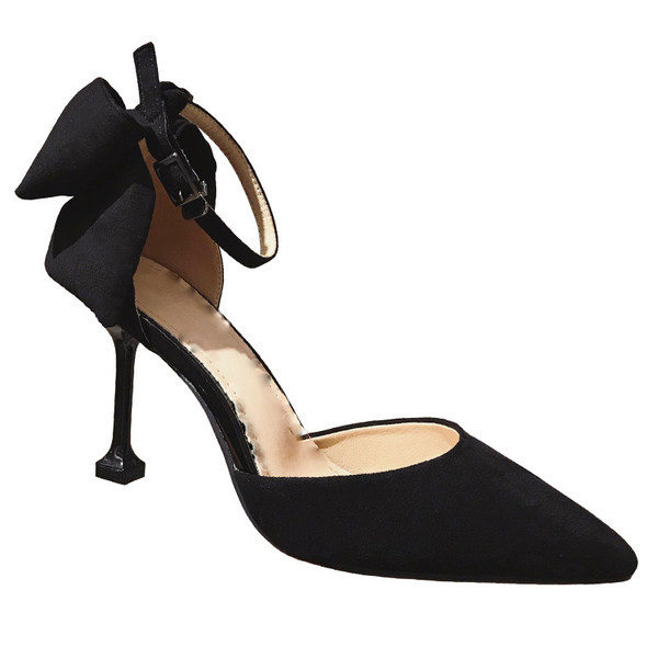 Μοντέρνα γυναικεία μυτερά παπούτσια με τακούνι 8 cm