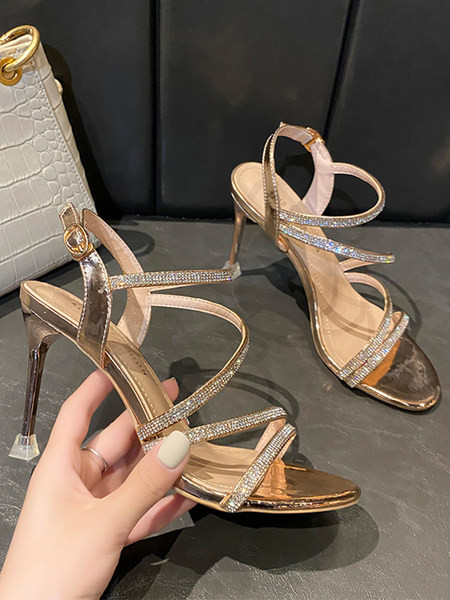Κομψά γυναικεία σανδάλια με λεπτό τακούνι 9,5 cm και πέτρες διακόσμησης