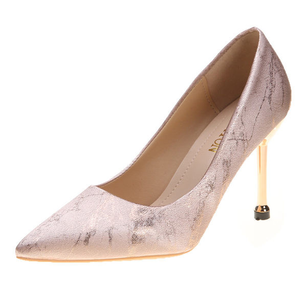 Γυναικεία παπούτσια μυτερά μοντέλο με ψηλά τακούνια σε δύο χρώματα