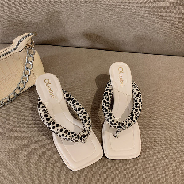 Γυναικείες παντόφλες σε τέσσερα χρώματα με τακούνι