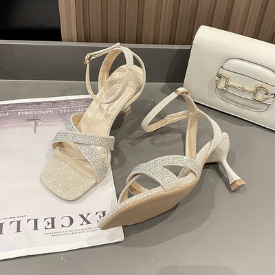 Γυναικεία σανδάλια με τακούνι και διακοσμητικές πέτρεςκαι τακούνι  7 cm