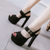 Uus mudel pandlaga ja 14 cm kõrge kontsaga naiste sandaalid musta värvi