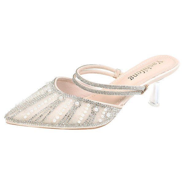 Κομψές  γυναικείες παντόφλες με πέρλες  και  διακοσμητικές πέτρες