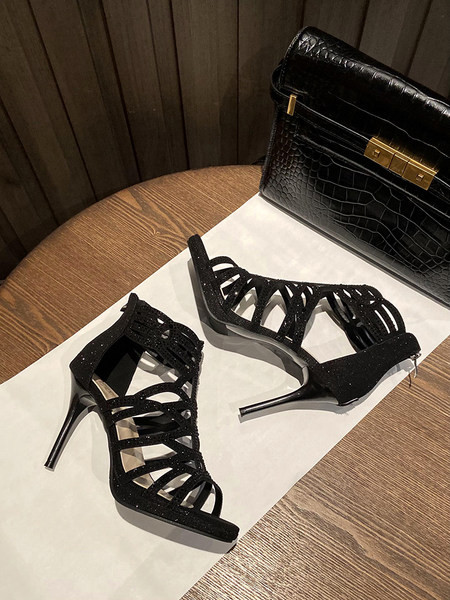 Μοντέρνα γυναικεία σανδάλια με διακοσμητικές πέτρες και λεπτό τακούνι