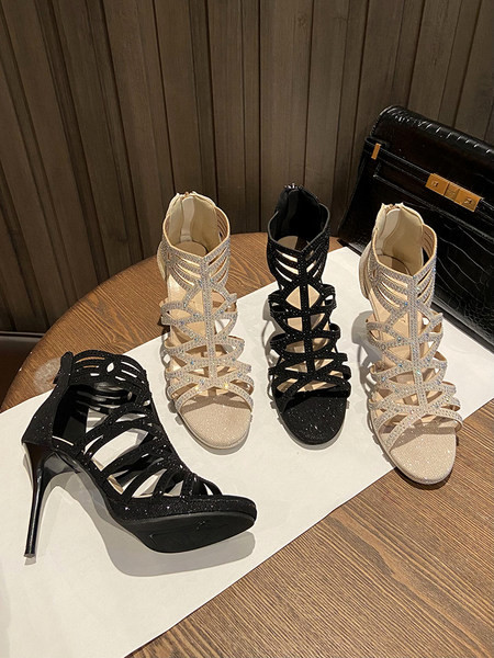 Μοντέρνα γυναικεία σανδάλια με διακοσμητικές πέτρες και λεπτό τακούνι