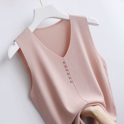 Naiste vabaaja topp nööpide ja spitsikaelusega