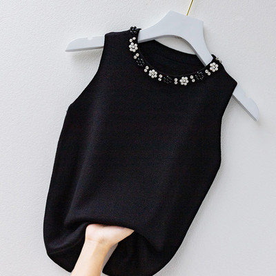 Ümara kaelusega naiste topp – erinevate kaunistustega