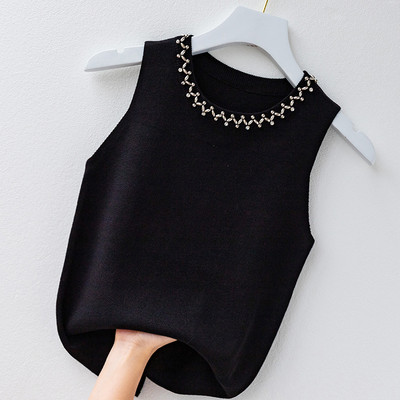 Ümara kaelusega naiste topp – erinevate kaunistustega