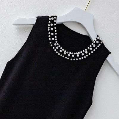 Ümara kaelusega naiste topp – erinevate kaunistustega