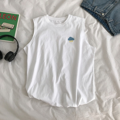 Γυναικεία αμάνικη  μπλούζα με κέντημα και στρογγυλή λαιμόκοψη