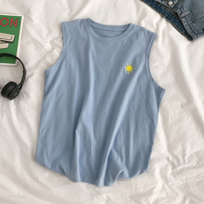 Γυναικεία αμάνικη  μπλούζα με κέντημα και στρογγυλή λαιμόκοψη