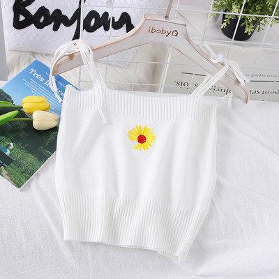 Καθημερινή αμάνικη μπλούζα με λεπτά τιραντάκια και κεντήματα