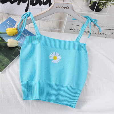 Καθημερινή αμάνικη μπλούζα με λεπτά τιραντάκια και κεντήματα