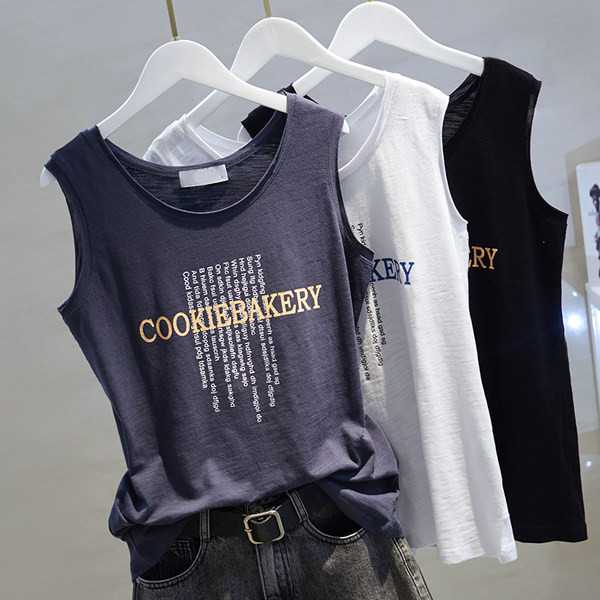 Aplikatsiooniga naiste topp – kolm mudelit