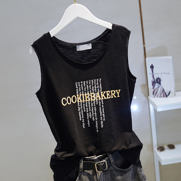 Aplikatsiooniga naiste topp – kolm mudelit