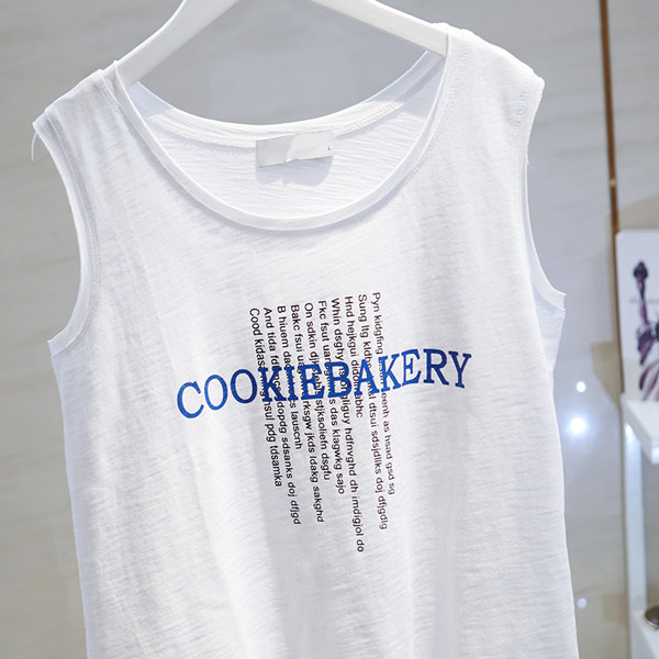 Aplikatsiooniga naiste topp – kolm mudelit