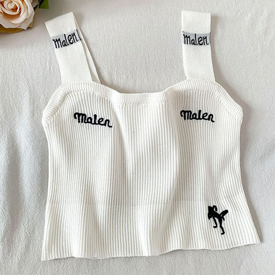 Γυναικείο φανελάκι λεπτό πλεκτό με κεντημένες επιγραφές και τιράντες