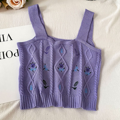 Γυναικείο φανελάκι λεπτό πλεκτό με κεντημένες επιγραφές και τιράντες