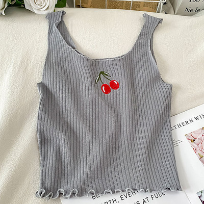 Γυναικείο φανελάκι λεπτό πλεκτό με κεντημένες επιγραφές και τιράντες