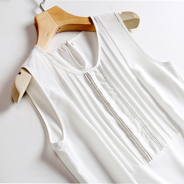 Γυναικεία μοντέρνα μπλούζα σε τρία χρώματα με οβάλ ντεκολτέ