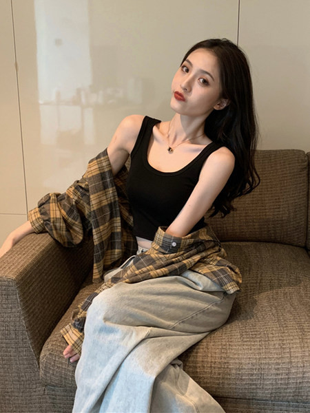 Καθημερινή γυναικεία κοντή αμάνικη μπλούζα με στρογγυλή λαιμόκοψη και φαρδιά τιραντάκια