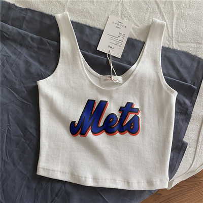 Γυναικεία κοντή αμάνικη  μπλούζα με απλικέ και φαρδιά τιραντάκια